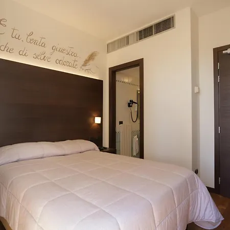 Hotel Ristorante Da Tonino Recanati Exterior photo