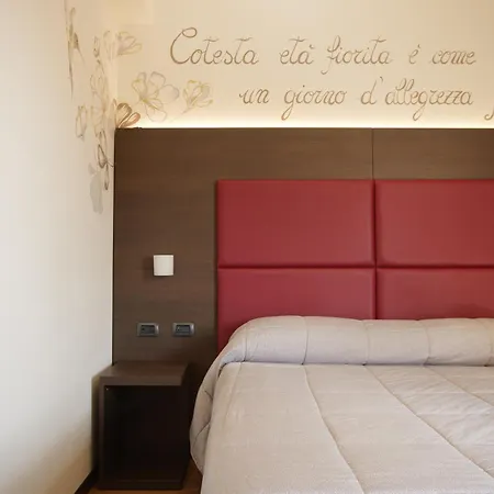 Hotel Ristorante Da Tonino Recanati Exterior photo